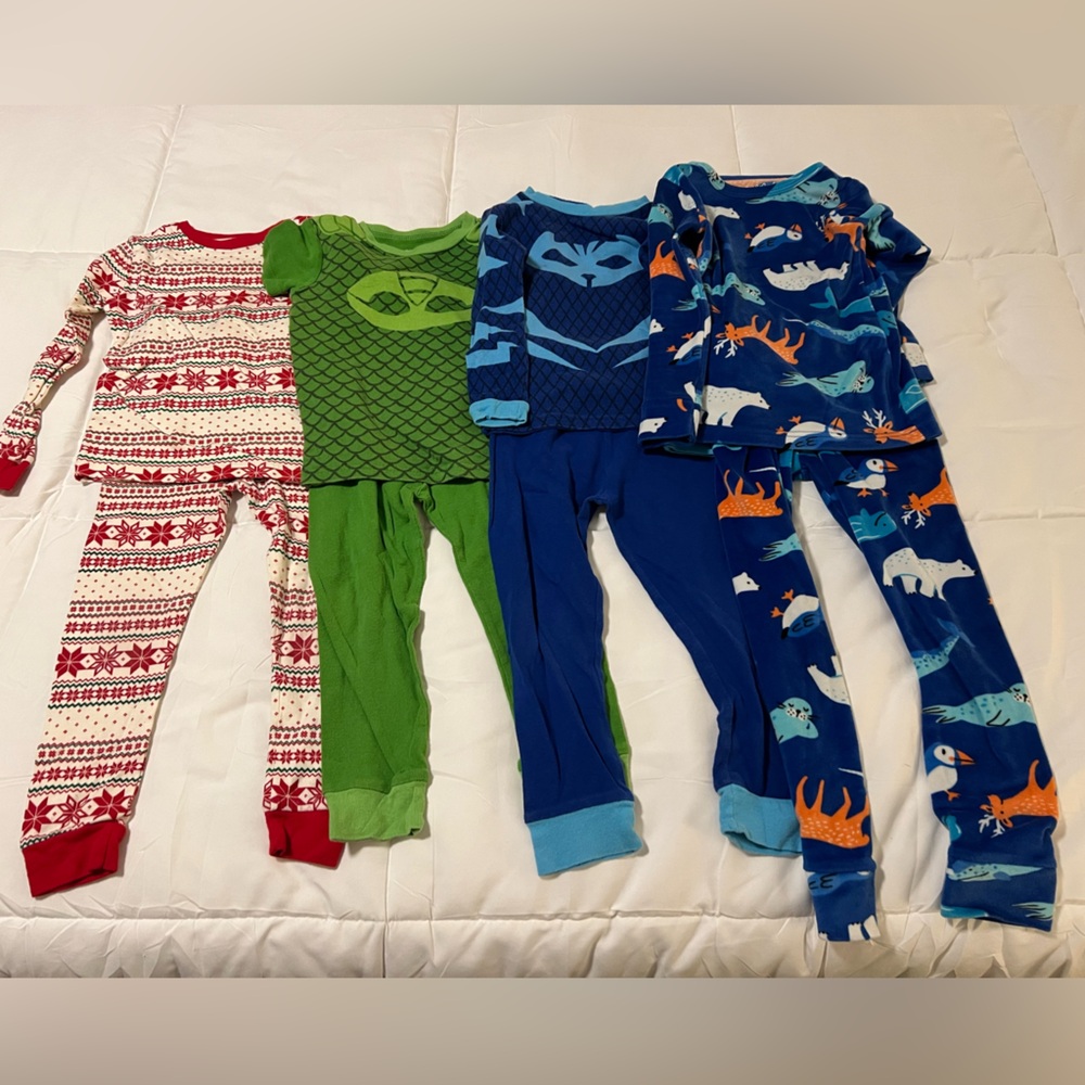 Lot of 7 boys pajamas 5T